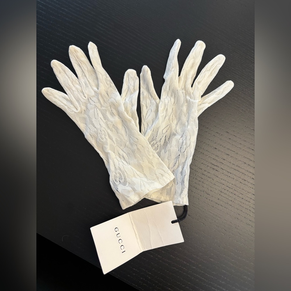 Gucci bridal gloves